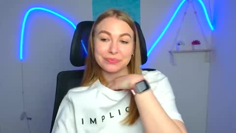 Snapshot of emilia_ilia chatting on May 5, 2026, 5:26 am Emilia online show from May 5, 2026, 5:26 am