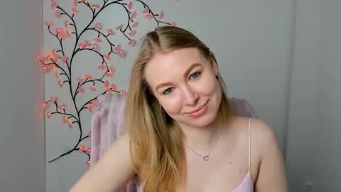 Snapshot of emilia_ilia chatting on May 6, 2026, 5:46 am Emilia online show from May 6, 2026, 5:46 am