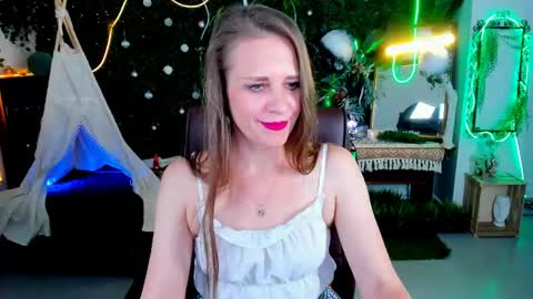 Emilia Bedy online show from May 13, 2026, 9:17 am