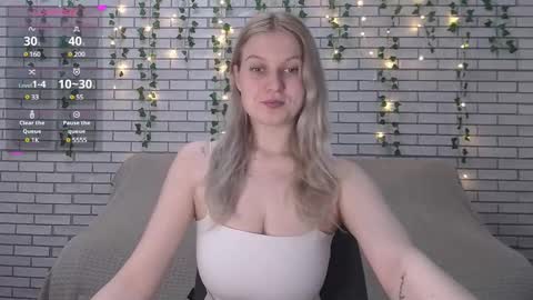 Snapshot of emiliaduchess chatting on March 1, 2025, 7:30 am Amili online show from March 1, 2025, 7:30 am