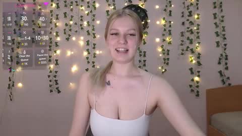 Snapshot of emiliaduchess chatting on March 7, 2025, 3:07 pm Amili online show from March 7, 2025, 3:07 pm