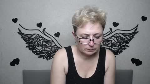 Snapshot of emiliagree chatting on May 20, 2026, 6:14 pm EmiliaGree online show from May 20, 2026, 6:14 pm