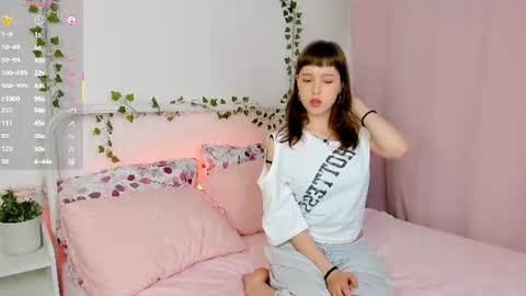 Snapshot of emiliahurrison chatting on June 17, 2026, 9:27 pm Call me Emilia next stream on Friday at 10 AM GMT online show from June 17, 2026, 9:27 pm