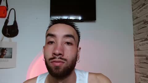 Snapshot of emilio_blue_ chatting on January 3, 2025, 4:37 pm Emilio online show from January 3, 2025, 4:37 pm