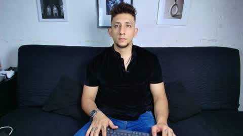 EMILIOCUM online show from July 22, 2026, 4:48 am