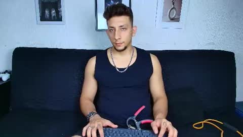EMILIOCUM online show from July 30, 2026, 4:44 am