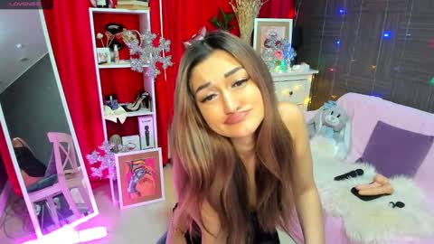 Snapshot of emiliyaqueen chatting on December 19, 2024, 5:18 am Emiliya online show from December 19, 2024, 5:18 am