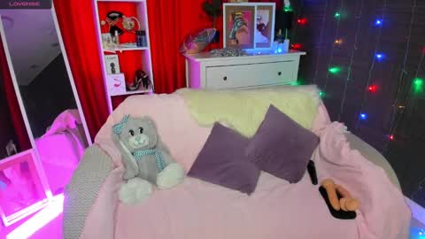 Snapshot of emiliyaqueen chatting on January 14, 2025, 4:25 am Emiliya online show from January 14, 2025, 4:25 am