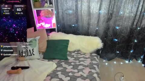 Snapshot of emiliyaqueen chatting on February 15, 2025, 5:19 am Emiliya online show from February 15, 2025, 5:19 am