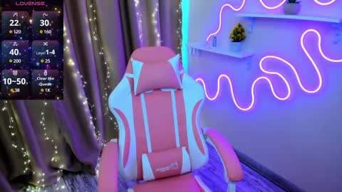 Snapshot of emiliyaqueen chatting on February 18, 2025, 8:38 am Emiliya online show from February 18, 2025, 8:38 am