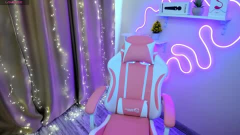 Snapshot of emiliyaqueen chatting on February 24, 2025, 5:00 am Emiliya online show from February 24, 2025, 5:00 am