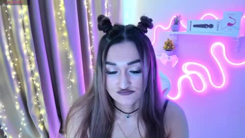 Snapshot of emiliyaqueen chatting on March 8, 2025, 8:33 am Emiliya online show from March 8, 2025, 8:33 am