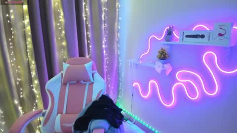 Snapshot of emiliyaqueen chatting on March 9, 2025, 2:07 am Emiliya online show from March 9, 2025, 2:07 am