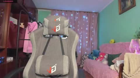 Snapshot of emiliyaqueen chatting on November 25, 2025, 2:11 am Emiliya online show from November 25, 2025, 2:11 am