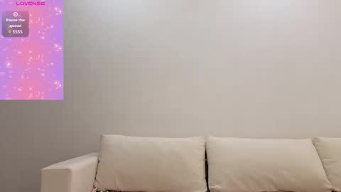 Snapshot of emilli_blanc chatting on December 18, 2025, 7:03 am emilli_blanc online show from December 18, 2025, 7:03 am