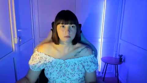 Snapshot of emilli_moon chatting on July 14, 2026, 12:11 pm Emmi online show from July 14, 2026, 12:11 pm