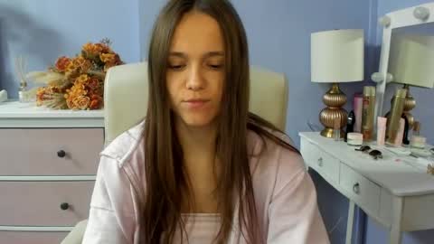Emilly online show from April 29, 2026, 6:39 am