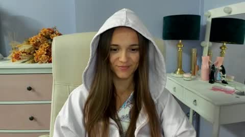 Snapshot of emilly_lust99 chatting on May 30, 2026, 6:43 am Emilly online show from May 30, 2026, 6:43 am