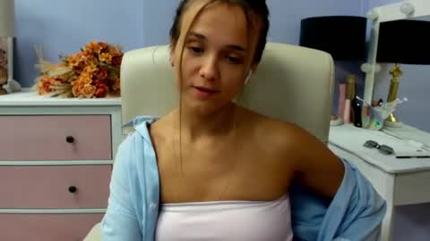 Emilly online show from June 23, 2026, 6:33 am