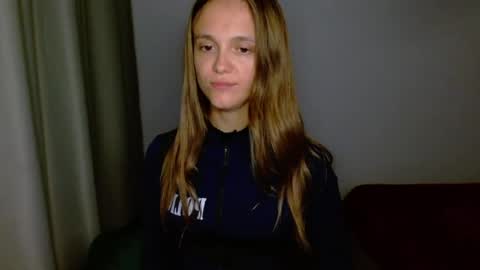 Emilly online show from July 26, 2026, 9:43 pm