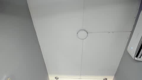 Snapshot of emilly_mell chatting on October 8, 2025, 11:08 am emilly_mell online show from October 8, 2025, 11:08 am