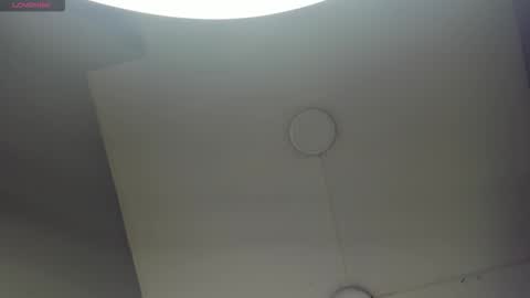 Snapshot of emilly_mell chatting on October 27, 2025, 11:25 am emilly_mell online show from October 27, 2025, 11:25 am