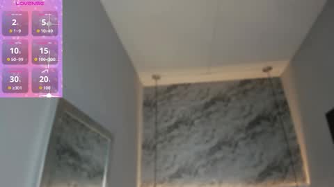 Snapshot of emilly_mell chatting on November 4, 2025, 11:31 am emilly_mell online show from November 4, 2025, 11:31 am