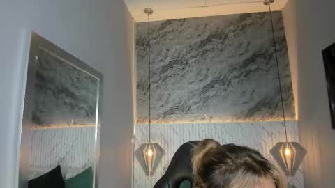 Snapshot of emilly_mell chatting on February 27, 2026, 11:43 am emilly_mell online show from February 27, 2026, 11:43 am