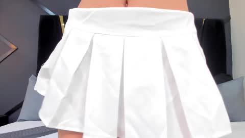 Snapshot of emilly_moonn chatting on September 25, 2025, 2:48 am EMILLY online show from September 25, 2025, 2:48 am