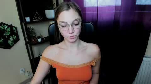 Emilly online show from March 3, 2025, 12:37 pm