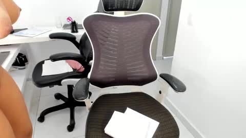 Snapshot of emillybrowm chatting on February 27, 2025, 6:20 pm Emilly online show from February 27, 2025, 6:20 pm