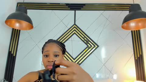 Snapshot of emillydiaz chatting on October 19, 2025, 12:28 pm Emilly online show from October 19, 2025, 12:28 pm