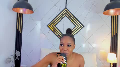 Snapshot of emillydiaz chatting on November 19, 2025, 12:05 pm Emilly online show from November 19, 2025, 12:05 pm