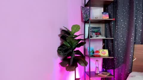 Snapshot of emillygonzalez chatting on December 13, 2024, 9:09 pm . . online show from December 13, 2024, 9:09 pm