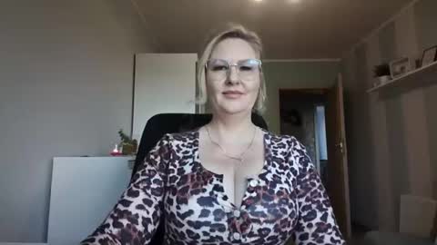 EmillyLove online show from March 4, 2026, 7:25 am