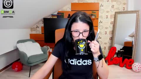 Snapshot of emillytaylor chatting on February 25, 2025, 4:46 am EmillyTaylor online show from February 25, 2025, 4:46 am