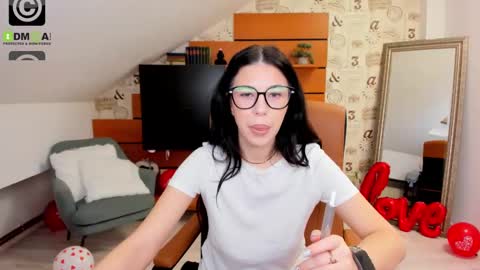 Snapshot of emillytaylor chatting on March 6, 2025, 4:41 am EmillyTaylor online show from March 6, 2025, 4:41 am