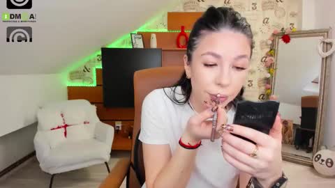 EmillyTaylor online show from February 17, 2026, 4:42 am