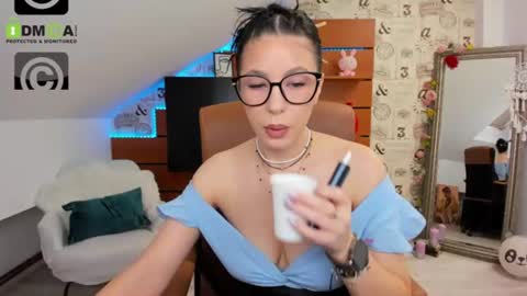 Snapshot of emillytaylor chatting on July 10, 2026, 4:50 am EmillyTaylor online show from July 10, 2026, 4:50 am