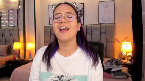 Snapshot of emily_5weet chatting on March 5, 2025, 6:12 am Emily online show from March 5, 2025, 6:12 am