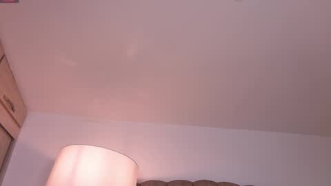 Snapshot of emily_____ chatting on June 6, 2026, 1:32 am emily valentina online show from June 6, 2026, 1:32 am