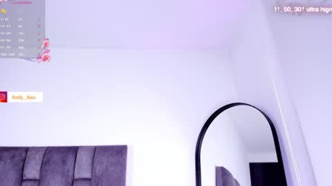 Snapshot of emily___fox chatting on July 9, 2026, 11:03 am Emily online show from July 9, 2026, 11:03 am