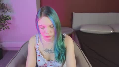 Snapshot of emily__hamilton chatting on July 14, 2026, 1:19 am Emily online show from July 14, 2026, 1:19 am
