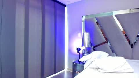 Snapshot of emily_bae chatting on February 8, 2025, 6:01 pm emily_bae online show from February 8, 2025, 6:01 pm