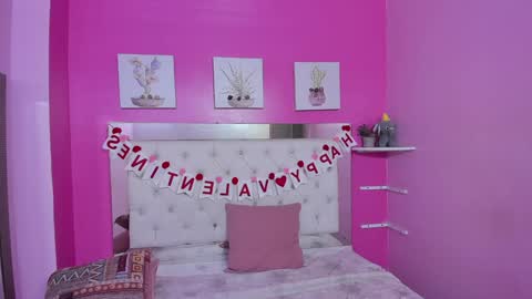 Snapshot of emily_beltonn chatting on February 6, 2025, 10:43 pm online show from February 6, 2025, 10:43 pm