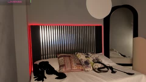 Snapshot of emily_beltonn chatting on October 17, 2025, 8:22 pm online show from October 17, 2025, 8:22 pm