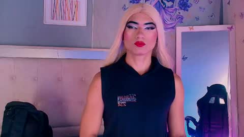 emily_castillo1_ online show from May 3, 2026, 5:13 am