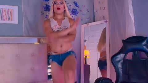 Snapshot of emily_castillo1_ chatting on May 8, 2026, 6:08 am emily_castillo1_ online show from May 8, 2026, 6:08 am
