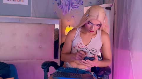 Snapshot of emily_castillo1_ chatting on May 14, 2026, 6:20 am emily_castillo1_ online show from May 14, 2026, 6:20 am
