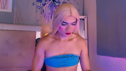 Snapshot of emily_castillo1_ chatting on May 26, 2026, 5:25 am emily_castillo1_ online show from May 26, 2026, 5:25 am